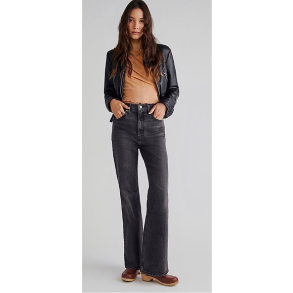 😎Levi’s Premium 70’s high-rise Flares - Picture 3 of 11